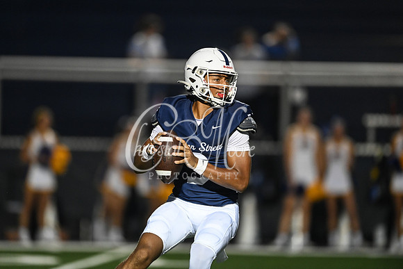 Class AAAAAA football action with Marietta taking on Etowah