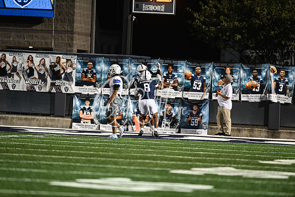 Class AAAAAA football action with Marietta taking on Etowah