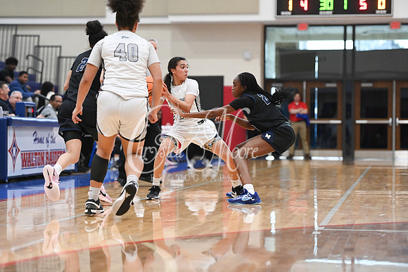 6A Marietta vs 6A North Paulding during Region 5 semi-finals girls basketball tournament
