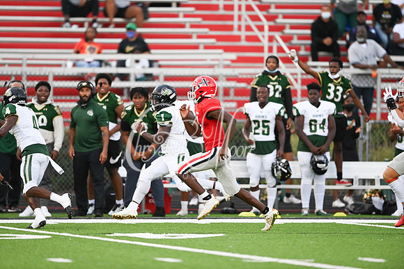 Allatoona vs Langston Hughes Friday Night Football Action