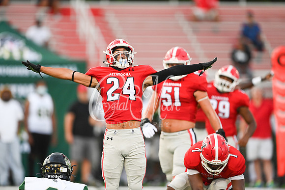 Allatoona vs Langston Hughes Friday Night Football Action