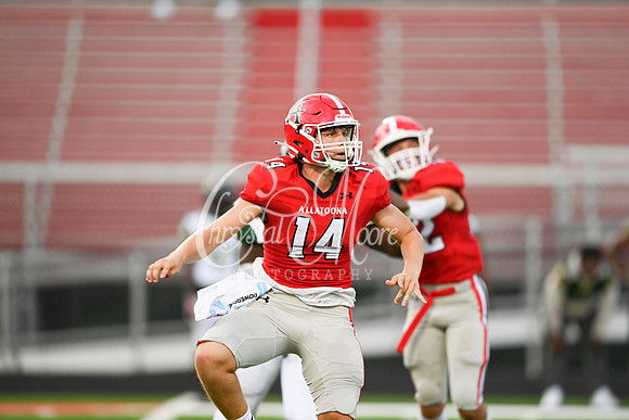 Allatoona vs Langston Hughes Friday Night Football Action
