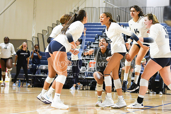 Pace Academy vs Gordon Lee High School during 2021 GHSA State 2A-1A Public Volleyball State Championship