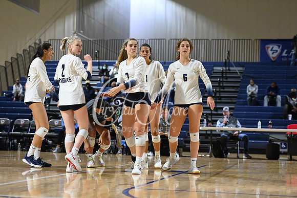 Pace Academy vs Gordon Lee High School during 2021 GHSA State 2A-1A Public Volleyball State Championship